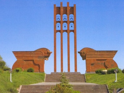 Նա մեզ ասում էր բորշչի հոտով գեղացիներ. նախկին աշխատակիցներն ընդդեմ Սարդարապատի թանգարանի տնօրենի