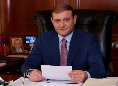Տարոն Մարգարյանը պաշտոնապես հրաժարական է ներկայացրել Երեւանի քաղաքապետի պաշտոնից
