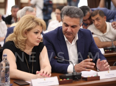 «Իրան հարցրեք, էլի». Նաիրա Նահապետյանը հորդորեց Տարոն Մարգարյանից ճշտել հրաժարականի պատճառների մասին