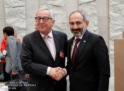 Ոգեւորված ենք հայաստանյան զարգացումներով. Ժան-Կլոդ Յունկերը՝ Փաշինյանին (ֆոտո)