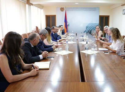 Fly United-ը Հայաստանում գրասենյակ կբացի. Արծվիկ Մինասյանը հանդիպել է հիմնադիրների հետ