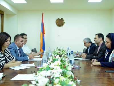 Աշոտ Հակոբյանն Իրանի դեսպանի հետ քննարկել է մուլտիմոդալ բեռնափոխադրումների մեծացման հնարավորությունները