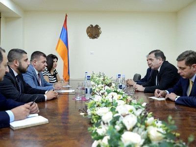 Աշոտ Հակոբյանը Վրաստանի դեսպանի հետ քննարկել է Բագրատաշենի կամրջի շինարարության հարցը