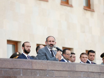 Սպաներն ուրիշների հանգիստ կյանքն ապահովելով, զոհաբերում են իրենց հարազատների հանգիստ կյանքը. Փաշինյան (ֆոտո)