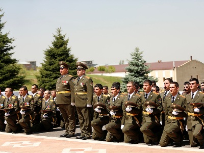 Ձեր աչքերի մեջ տեսնում եմ մեր ապագա հաղթանակները. Փաշինյանը՝ ռազմաուսումնական հաստատությունների շրջանավարտներին