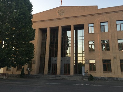 Более трех часов продолжается рассмотрение ходатайства об аресте Роберта Кочаряна