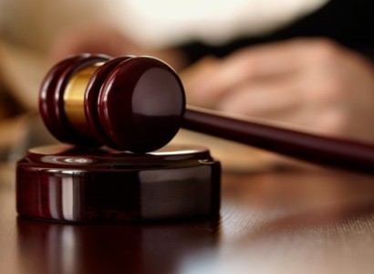 Ամերիկացի պաշտոնյան կղկղել է դպրոցի ֆուտբոլի դաշտում. նա 1 մլն դոլար է պահանջում