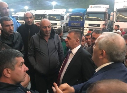 Վերին Լարսում կուտակումների պատճառը զբոսաշրջային հոսքերն են. Աշոտ Հակոբյանը զրուցել է հայ վարորդների հետ