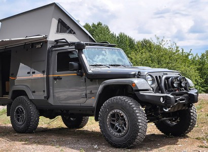 Jeep Wrangler-ը անիվներով տան են վերածել