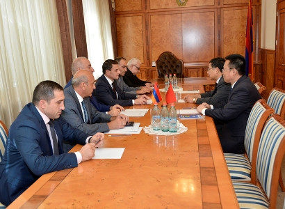 ՀՀ ոստիկանապետը Չինաստանի դեսպանի հետ համագործակցության զարգացման հարցեր է քննարկել (ֆոտո)