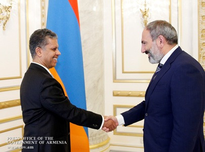 Մեր երկրում ստեղծվում են բիզնես իրականացնելու համար բարենպաստ պայմաններ. վարչապետն ընդունել է ԱՄԷ դեսպանին (ֆոտո)