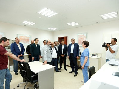 Նիկոլ Փաշինյանն այցելել է Իջևանի և Դիլիջանի արտադրական ընկերություններ և «Տավուշ» բժշկական կենտրոն (ֆոտո)