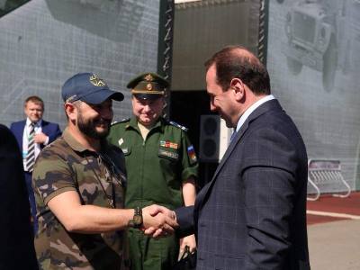 Պաշտպանության նախարարը IV Բանակային միջազգային խաղերի անցկացման շրջանակում հանդիպել է Միխայիլ Գալստյանի հետ (ֆոտո)