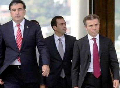 Իվանիշվիլին փողեր է դիզում՝ խաղալով տարադրամի փոխարժեքի հետ. Սաակաշվիլի