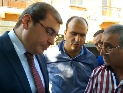 Ծառայողական քննություն ենք անցկացնելու, գնացեք՝ արխային աշխատեք. ՊԵԿ նախագահը՝ արտաշատցի առեւտրականներին