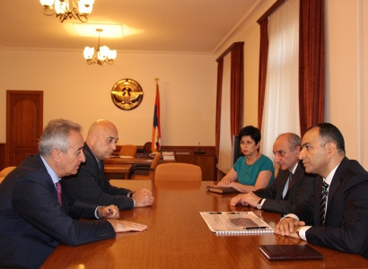Բակո Սահակյանն ընդունել է ՀԲԸՄ նախագահին եւ ՀԱՀ փոխնախագահին