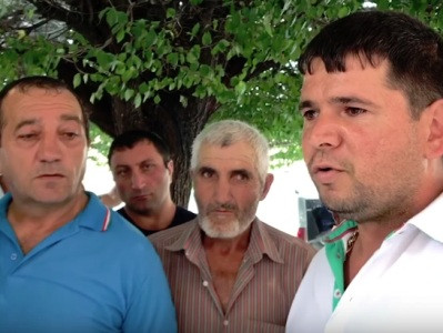 «Ոչ մեկին ջուր չեն տալիս». Արարատի մարզի բնակիչների բողոքի ցույցը՝ կառավարության դիմաց