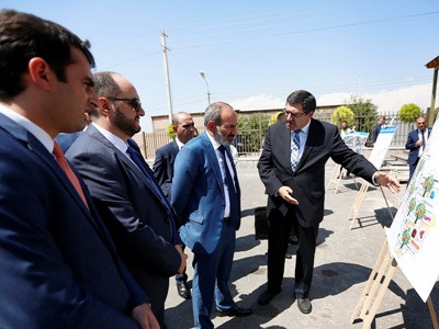 Նիկոլ Փաշինյանը ծանոթացել է «Ինժեներական քաղաք»-ի կառուցման ծրագրի ընթացքին (ֆոտո)