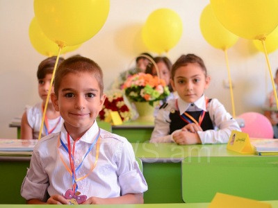 Համազգեստի պարտադրանքը, եթե այն սոցիալական բեռ է դառնում ընտանիքի համար, անընդունելի է. փոխնախարար