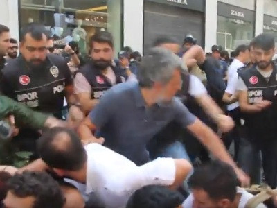 Police try to detain MP Garo Paylan during Istanbul action