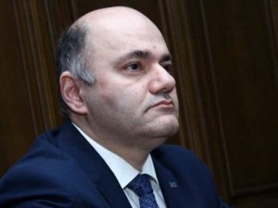 Սեւ եւ սպիտակ ուժերի գաղափարն ընդունելի չէ. Մհեր Շահգելդյան