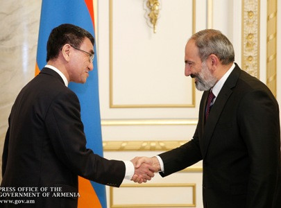 Ունենք երկկողմ գործակցությունը նոր մակարդակի բարձրացնելու ռեալ հնարավորություններ. Փաշինյանն ընդունել է Տարո Կոնոյին