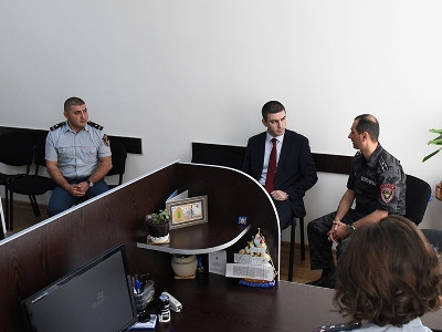 Արցախի պետնախարարը ծանոթացել է անձնագրային եւ վիզաների վարչության աշխատանքներին