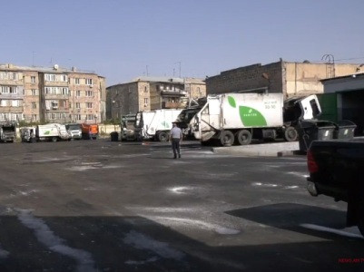 «Ես իմ տան աղբն եմ բերել՝ երեխայի «պամպերսները». Ակցիայի մասնակիցը աղբը թողեց «Սանիթեք»-ի գրասենյակում
