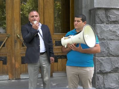 Շանթ Հարությունյանի աջակիցները պահանջագիր ներկայացրին ՀՀ գլխավոր դատախազին