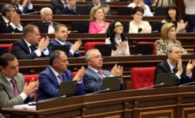 «Իրատես». ՀՀԿ-ն խորհրդարանը չի տա. «Մենք ինչո՞ւ ենք հենց այնպես հանձնում մեր իշխանությունը»