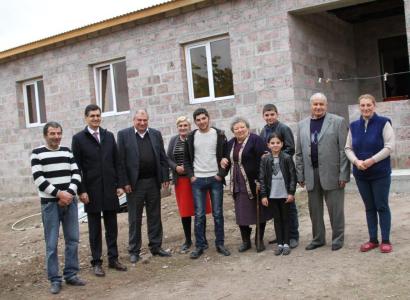 Թաթուլ գյուղի խարխլված ու խոնավ կիսակառույցներից մեկը դարձել է նոր ու հարմարավետ բնակարան (ֆոտո)