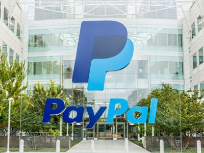 PayPal-ը փակել է Անգլիական պաշտպանության լիգայի առաջնորդի հաշիվները՝ նրա խտրական գործունեության պատճառով