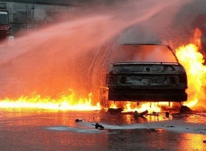 Երեւանում մեքենան ամբողջությամբ այրվել է