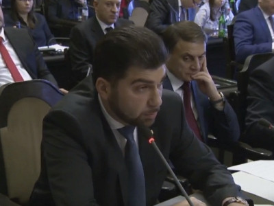 «Այստեղ խնդիրներ կան, ես ձեզ կներկայացնեմ». Դավիթ Սանասարյանը «տակառ գլորեց» Զեյնալյանի ուղղությամբ