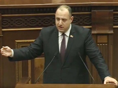 Կաթողիկոսի պաշտպանության խնդիրը պետք է լուծվի օրենքով, ոչ թե հայեցողությամբ. Միհրան Հակոբյան