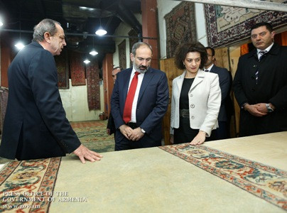 Փաշինյանն այցելել է «Մեգերյան կարպետ» և աշխատանքային ընթրիք ունեցել Հարվարդի համալսարանի շրջանավարտների հետ (ֆոտո)