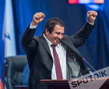 Newspaper: Prosperous Armenia Party has “appetite” for coalition government?
