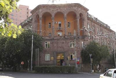 Սթափվե՛ք. Բրյուսովի անվան համալսարանի դասախոսներն ուղերձով դիմել են ուսանողուհիներին (ֆոտո)