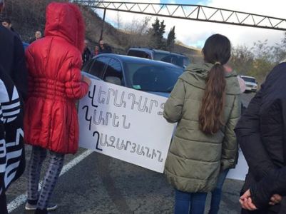 Armenia border villagers block road, demand return of Karen Ghazaryan captured by Azerbaijan