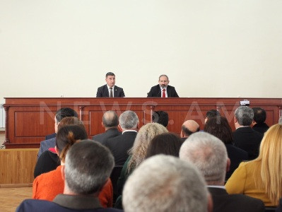 Փաշինյանը զարմանում է՝ ինչու են մարդիկ 80 հազար աշխատավարձով աշխատում (ֆոտո)