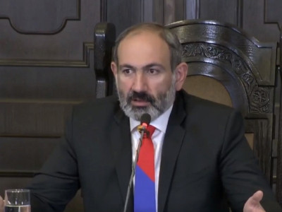 Եկեք ուղիղ ասենք. եկեղեցու հեղինակությունը կբարձրանա՞, եթե կաթողիկոսը թիկնազորով շրջի. Փաշինյանը՝ ՀՀԿ-ին