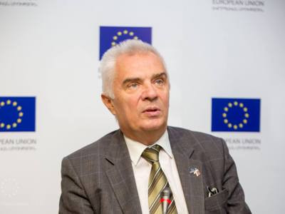 EU Ambassador to Armenia signs 3 civil society projects (PHOTOS)