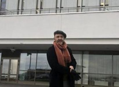 Շնուրի ոչ ծիծաղելի ոտանավորը օդանավակայանում մահացած հայի մասին