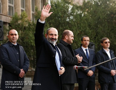«168 ժամ». Մարտունու մի շարք դպրոցներից աշակերտներին տարել են վարչապետի հետ հանդիպման