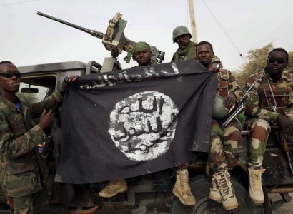 Militants kill around 100 Nigerian soldiers in attack on army base