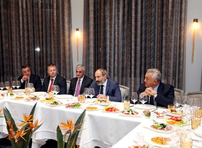 Nikol Pashinyan has a working luncheon with heads of banks