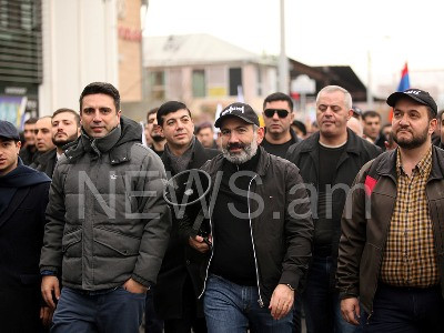 Pashinyan-led march reaches downtown Yerevan