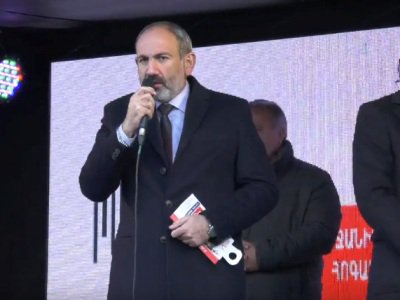 Nikol Pashinyan sends colleagues on vacation