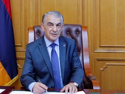 Баблоян: В вопросе Арцаха среди нас не должно быть черных, красных, белых или зеленых