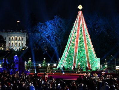 Melania Trump lights National Christmas Tree
